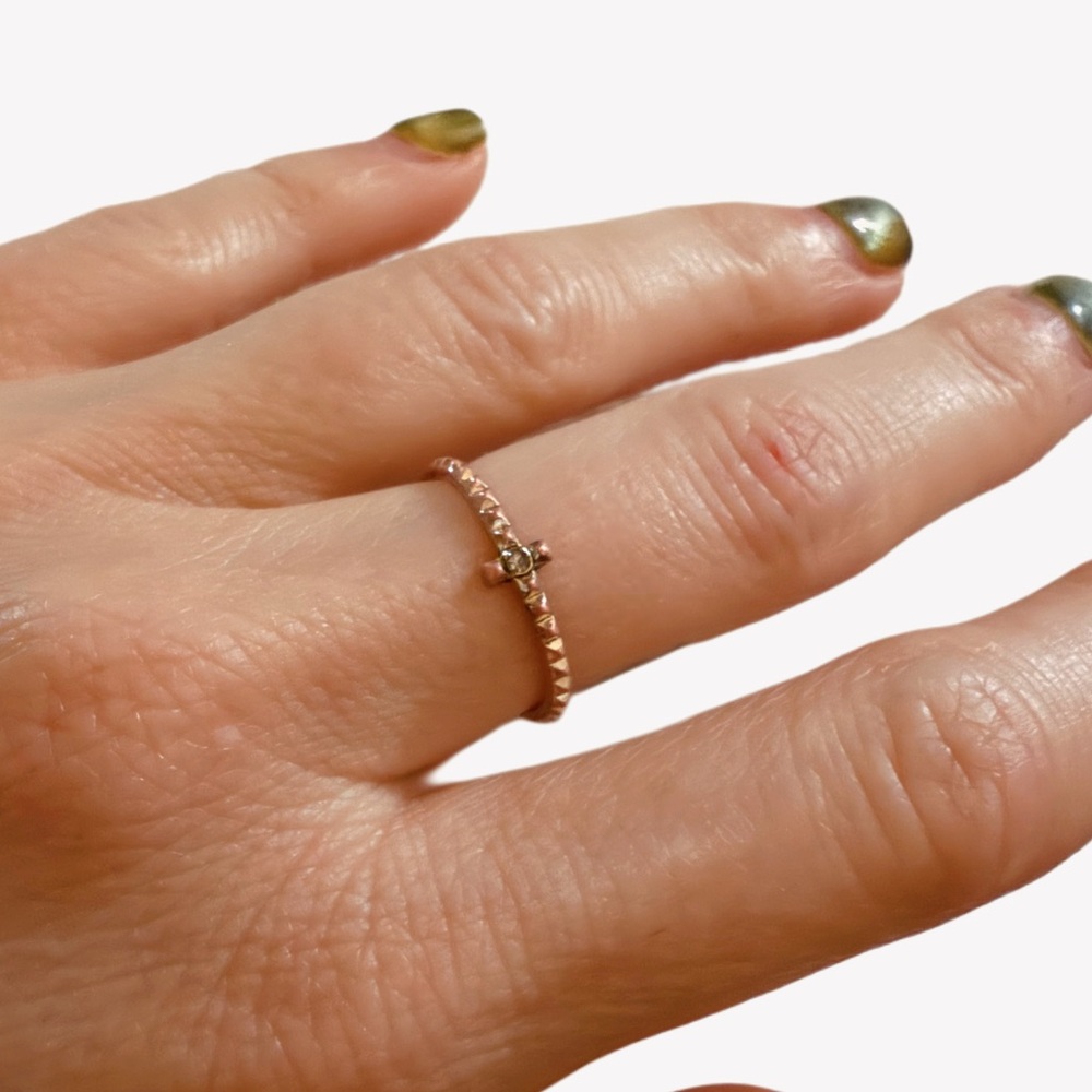 Vintage Rose gold tone plated Band Ring Dainty Sz 7 art deco style